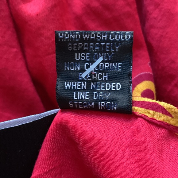 SHOPPING WITH ANTHONY Red and Gold Tunic. Short Sleeve w/ Slit. Size: 1X - Picture 6 of 6